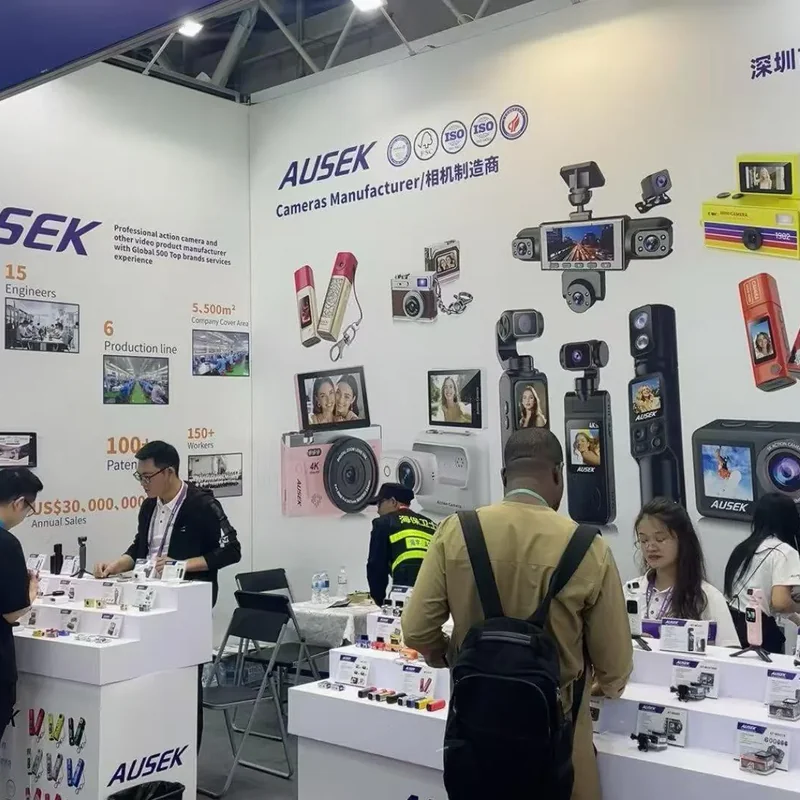 奥赛克展位中的运动相机与口袋相机产品