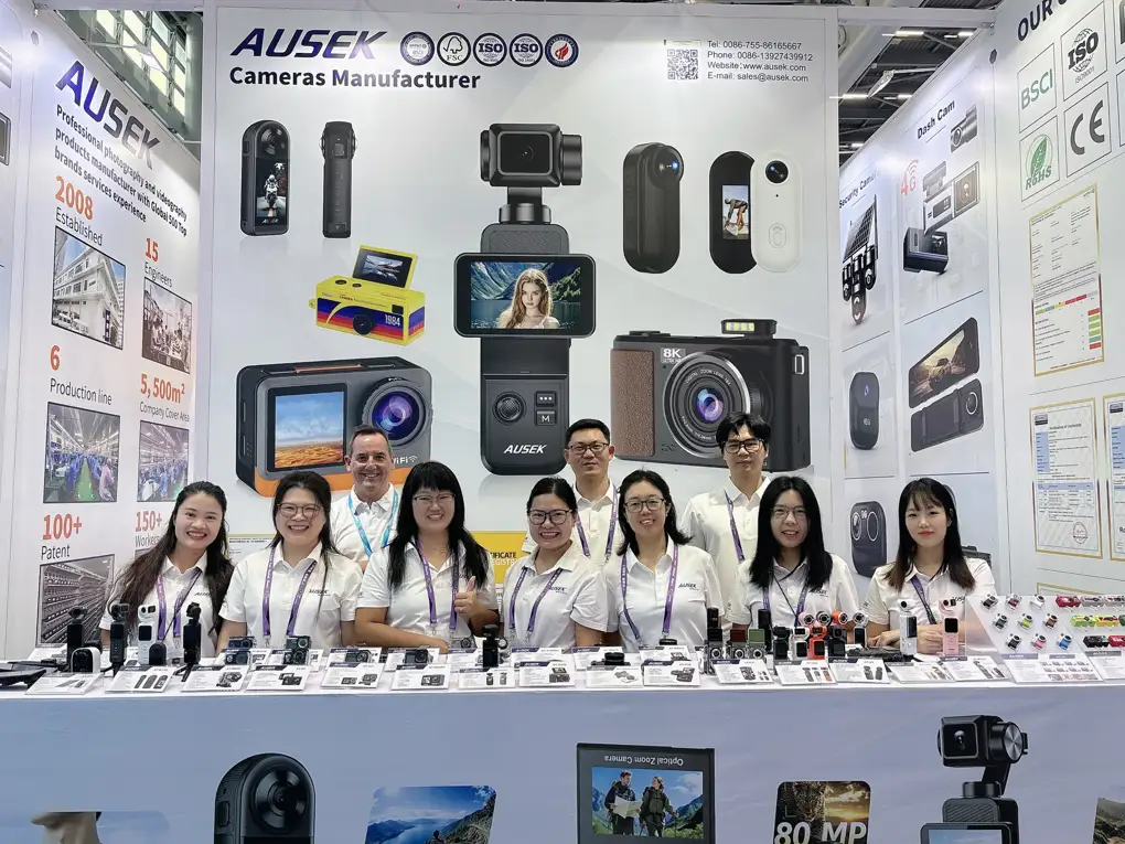 奥赛克团队在第140届广交会展位合影